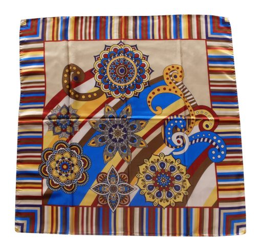 Foulard di seta di raso con disegno Mandala patchwork Crema2 - sewed - best handcraft made in Italy